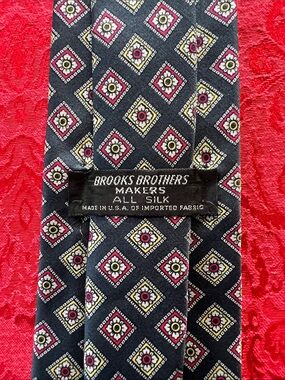 Brooks Brothers Makers Men's Navy Geometric Medallion Silk Tie Made in USA